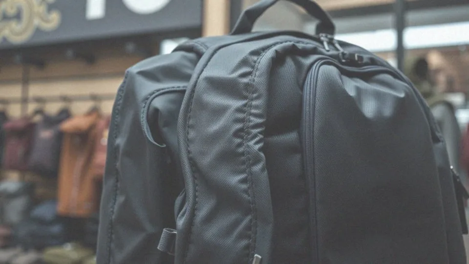 Jakie materiały i ergonomiczne cechy powinien mieć plecak 22 litry?