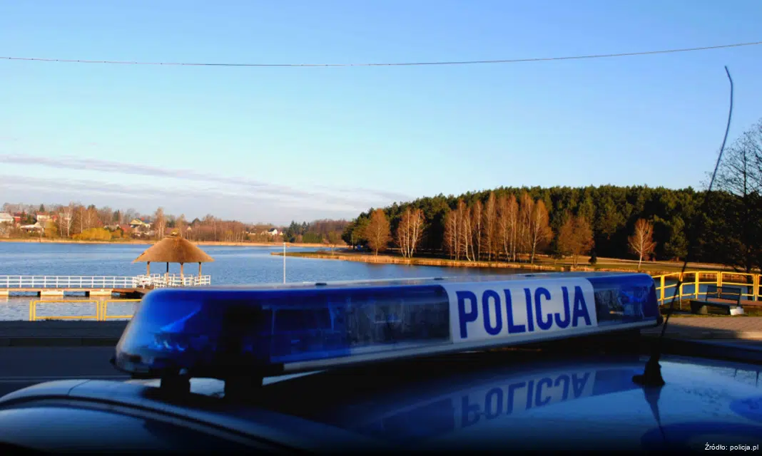 Policyjna pomoc w trudnych warunkach pogodowych w Warszawie