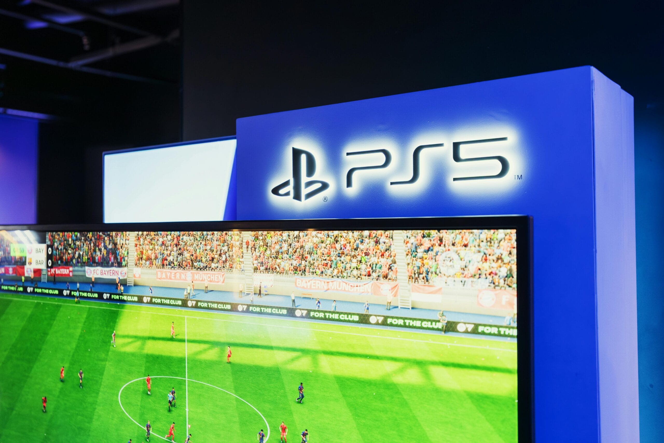 Sprzęt i gry do PS5 – co warto dokupić na start, a co później?