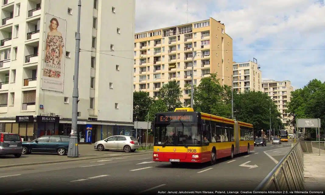 Nowy dach na pałacowej oficynie w Natolinie